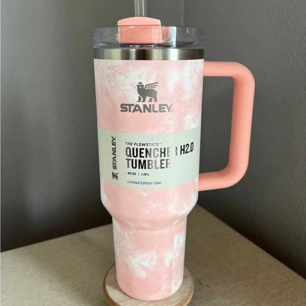 BRAND NEW - Stanley 40oz (Tie-Dye Peach)